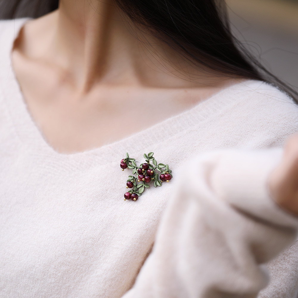 Pastoral style Cranberry Brooch AL24112007