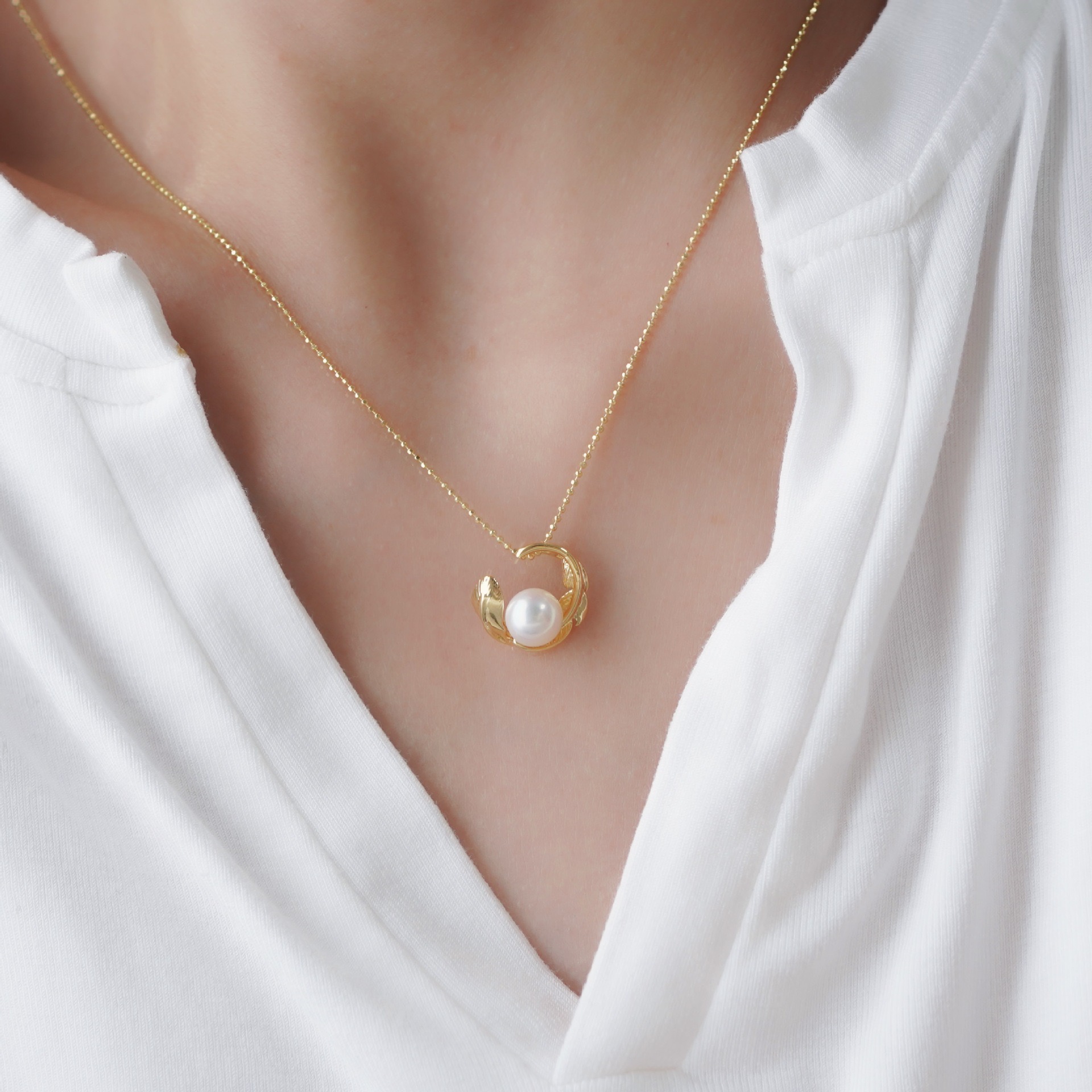 Sterling silver gold plated feather pearl necklace