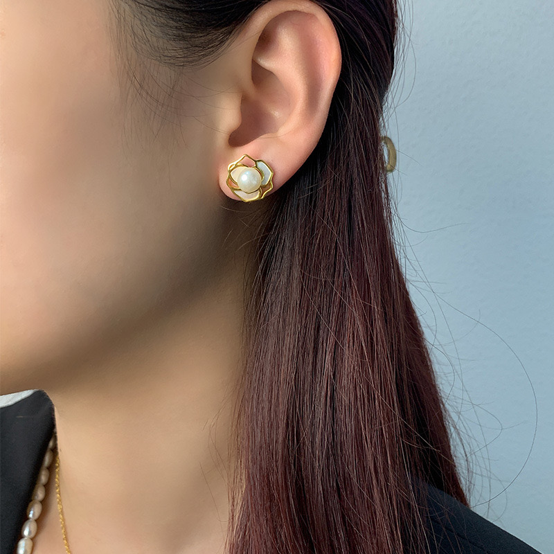 Light luxury camellia earrings NN24113036